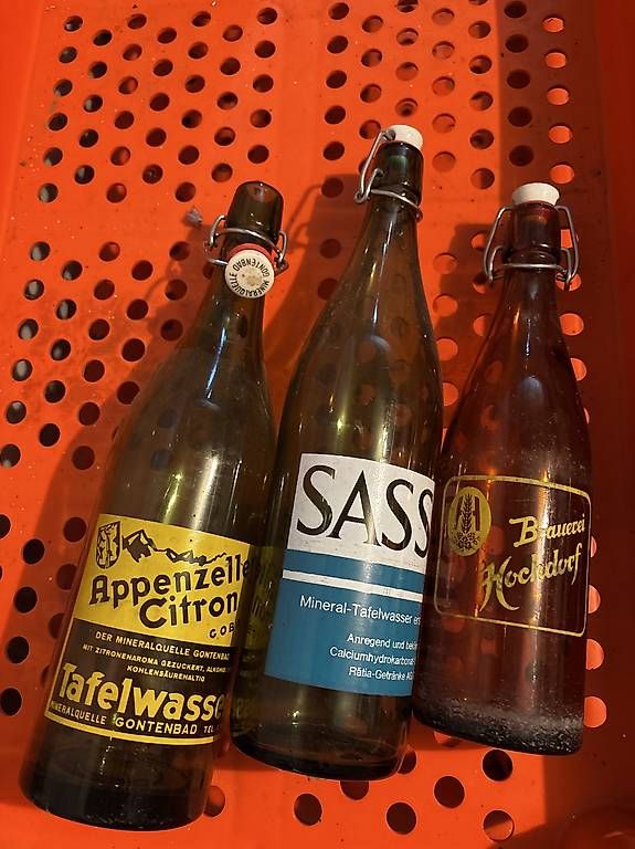 Bicchieri, Caraffe & Bottiglie: Alte Schweizer Bügelflaschen  – Usato da Inwil venduto da loe_5yxs