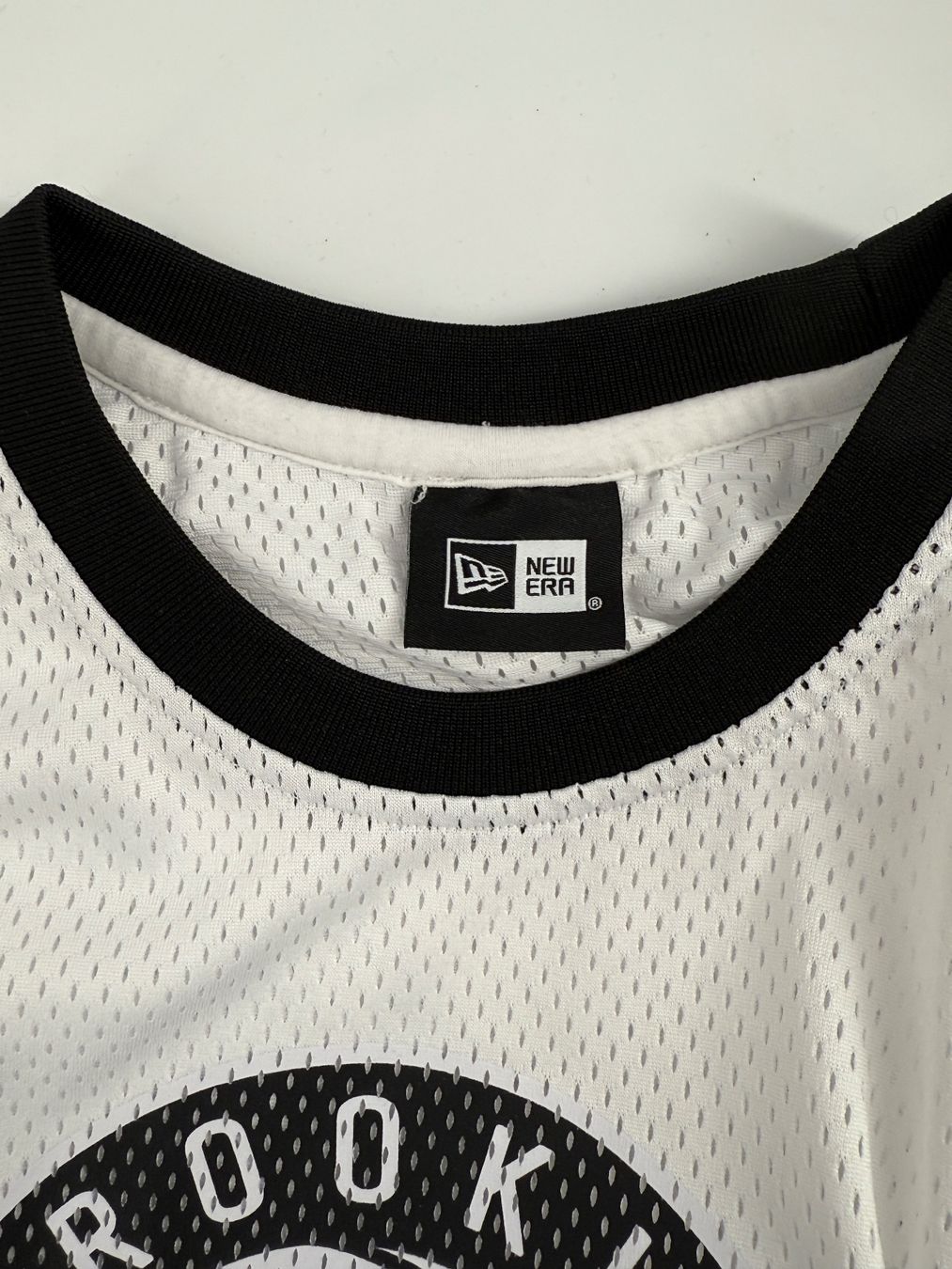 Canottiere & Pantaloni: Brooklyn Nets New Era Shirt/ Triko Gr. M/L – Usato da Auenstein venduto da moin. 2