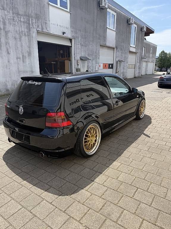 Automobili: Vw Golf 4 R32 – Usato da Münchwilen AG venduto da Vinnis 1