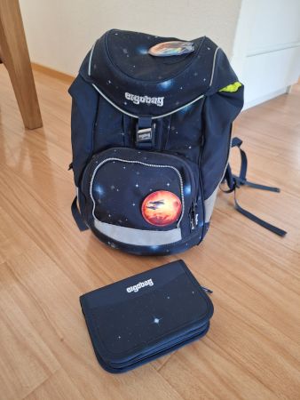Ergobag Schulrucksack mit Federmäppchen galaxy dunkelblau