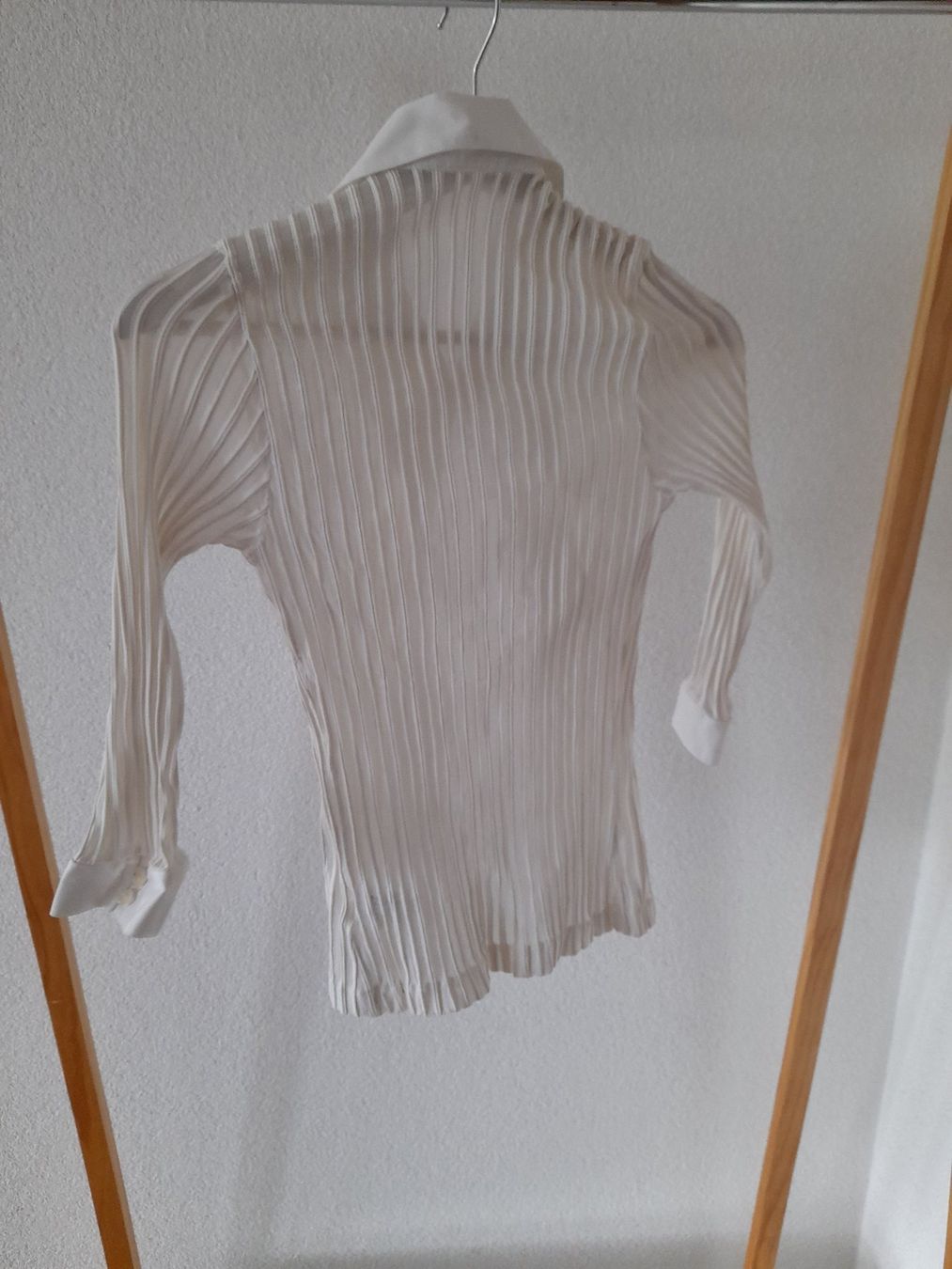 Camicette: chemisier blanc – Usato da Mont-sur-Lausanne venduto da Pioutch 1