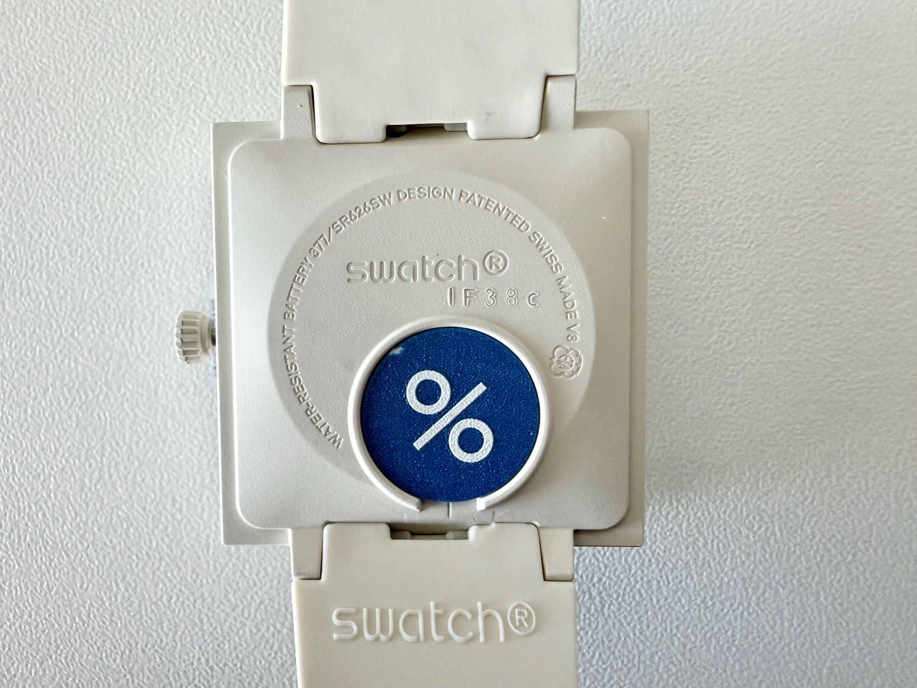 Swatch Orologi: SWATCH "WHAT IF...TARIFFS?“ 39% + Anchor blue cord bracelet – Nuovo (secondo la descrizione) da Le Mont-sur-Lausanne venduto da LycaGallery 3