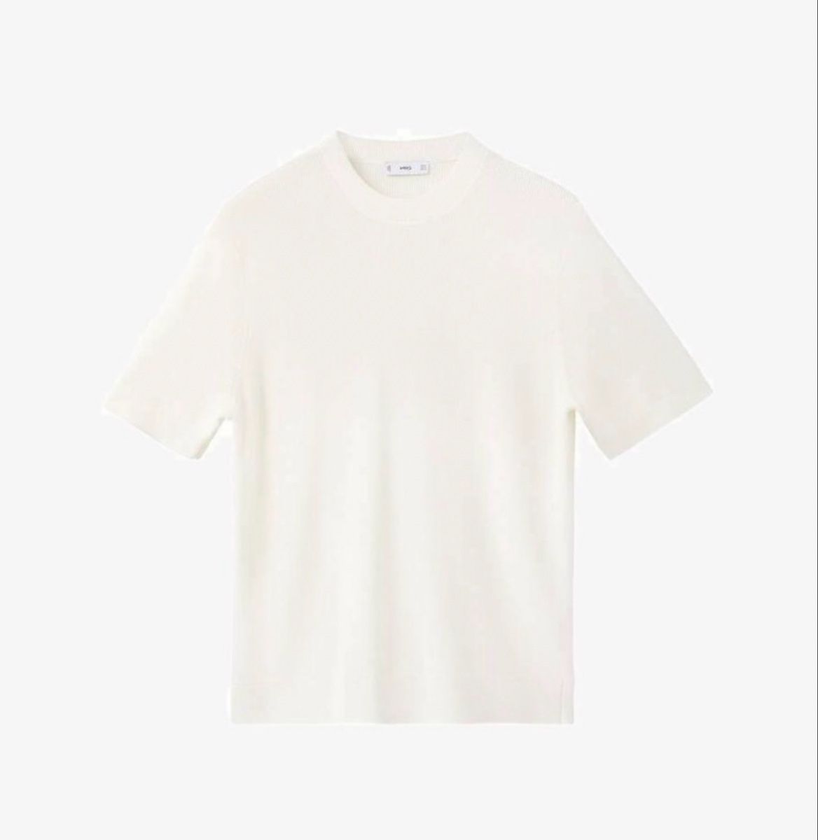 Mango T-shirt: Mango T-Shirt Basic Off White – Nuovo (secondo la descrizione) da Chur venduto da dajan.17