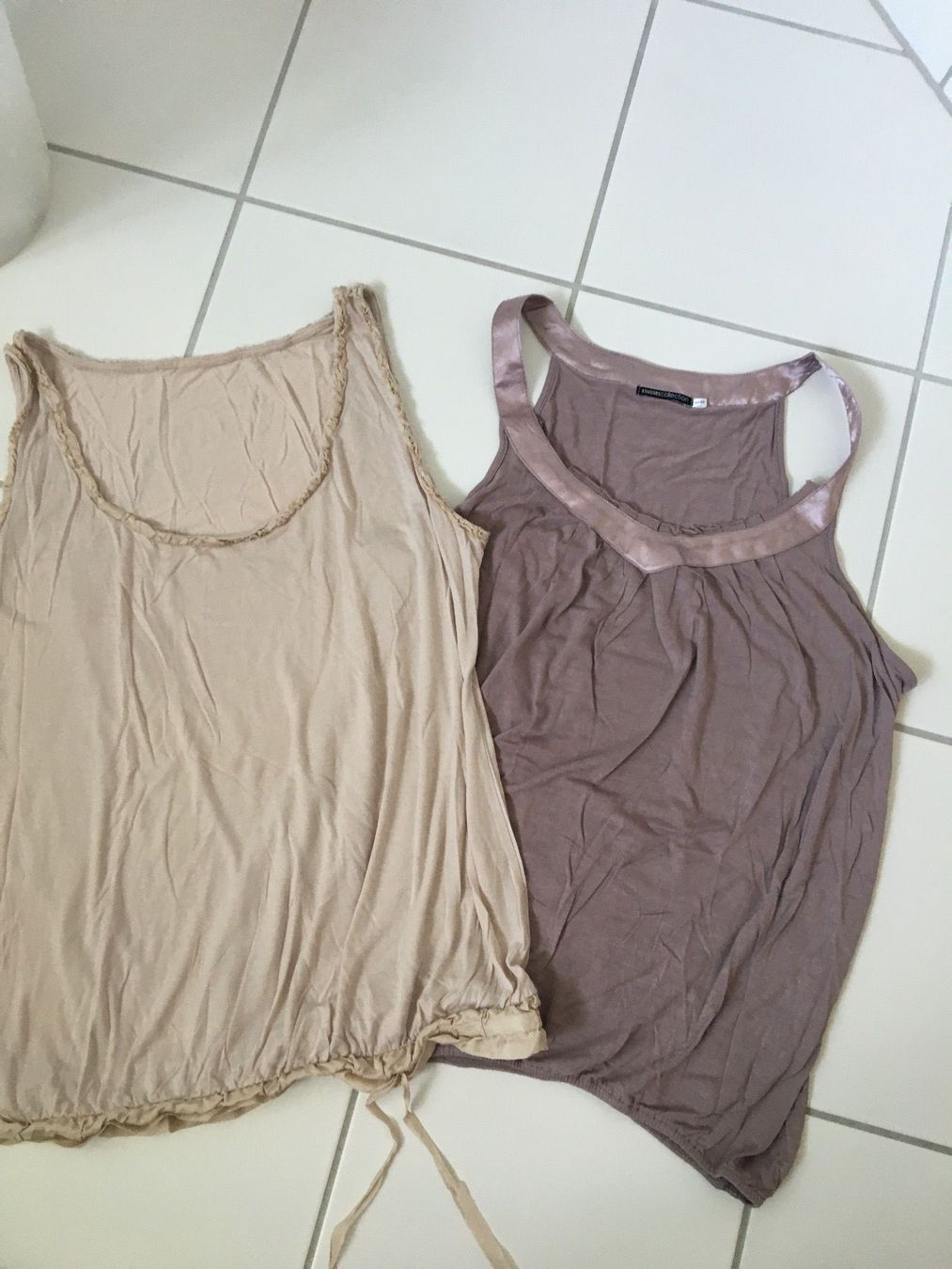 Top: 2 Thanktops  flieder und  beige – Usato da Siebnen venduto da Starlauf