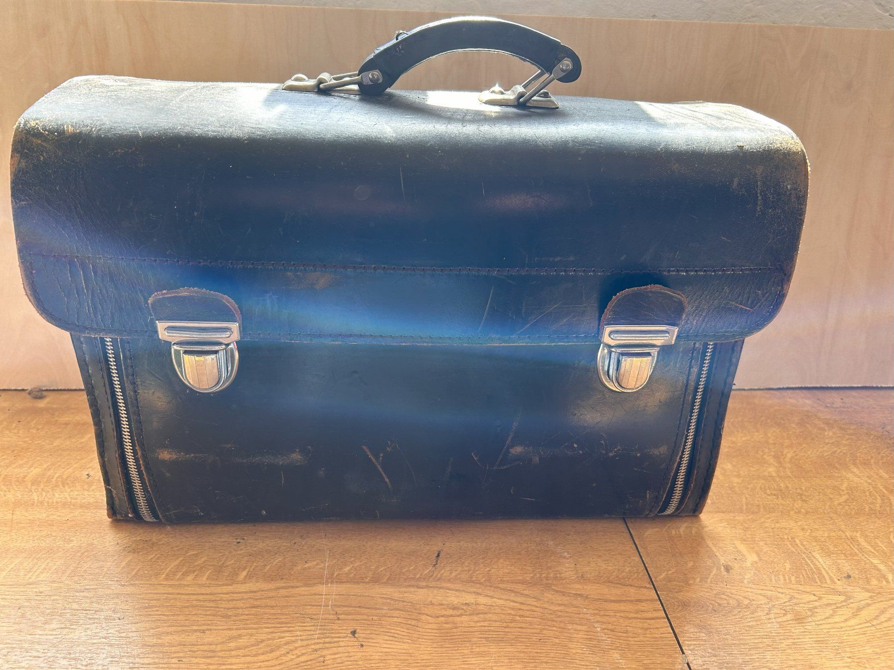 Valigie: Werkzeugtasche aus Leder – Usato da Sissach venduto da Nts2 2