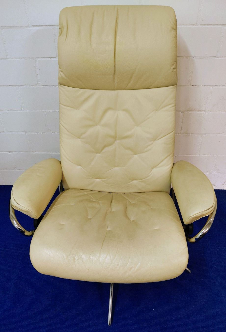 Stressless Poltrone: Stressless Sessel Metro high back mit Hocker – Usato da Wabern venduto da Pille68 1