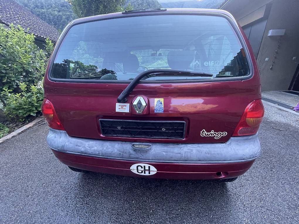 Autos: Renault Twingo 2004 – D'occasion à Avegno par sil_k6hs 1