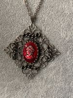 Silbriger Anhänger gemme rot (48 cm)