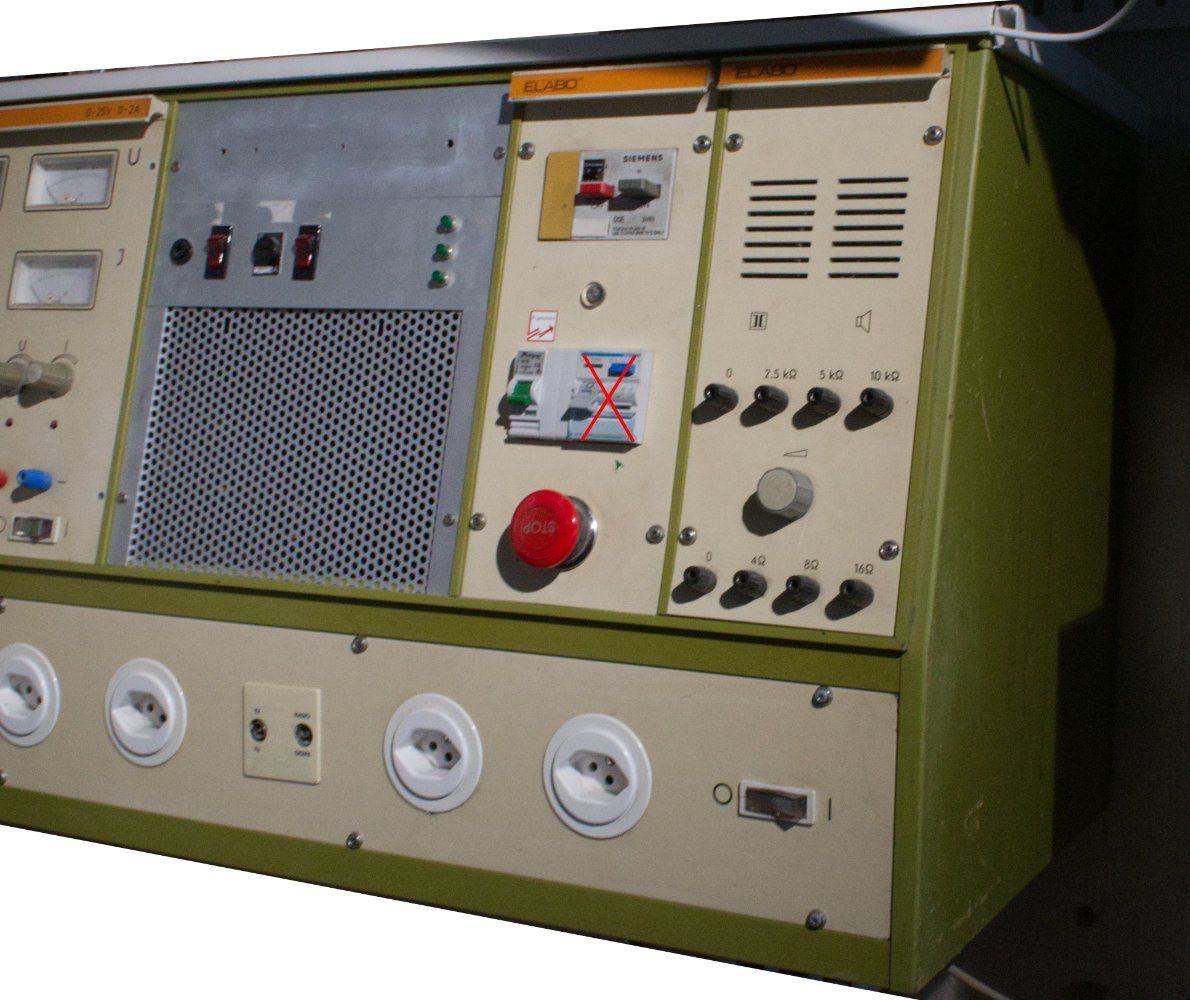 Elettrotecnica: ELABO Elektrolabor Tischaufbau – Usato da Zürich venduto da mac_l2k9 1