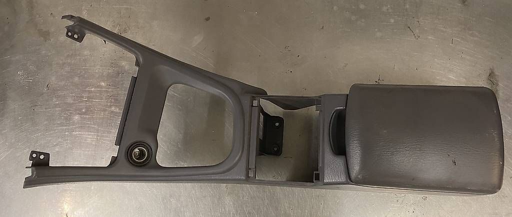 Alle Autoersatzteile: Pièces pour Mitsubishi Eclipse vétéran/oldtimer/collection – Gebraucht aus Genolier von WalterBaumgartner 4