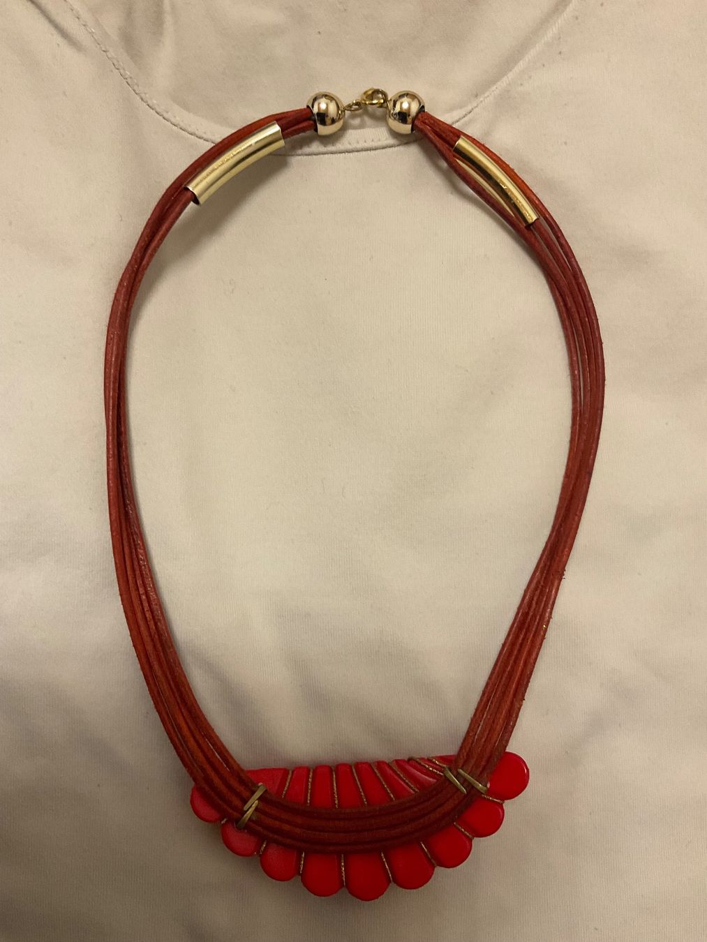 Catenine: KETTE HALSKETTE rot – Usato da Scuol venduto da Lotus2020 2