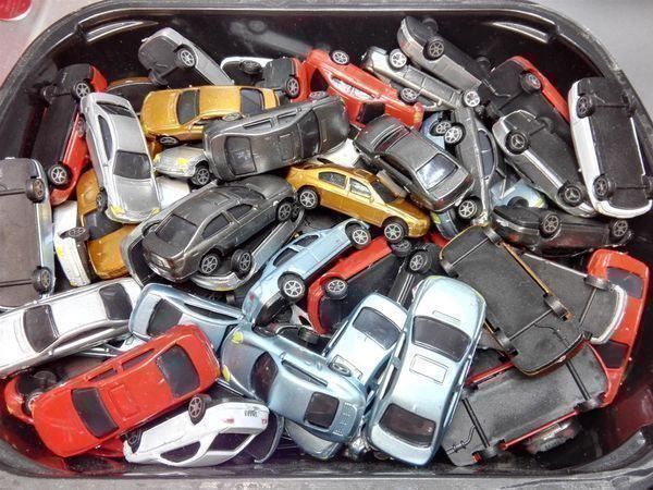 Modellini di ferrovie: 100 Autos bunt, Spur H0 – Nuovo e nell'imballaggio originale da Luzern venduto da Salefactory 2