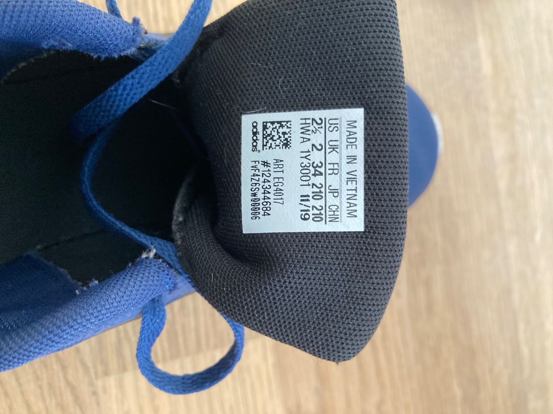 Adidas Schuhe für Jungen: Adidas Hallenschuh Grösse 34 – Gebraucht aus Köniz von Hollis01 3