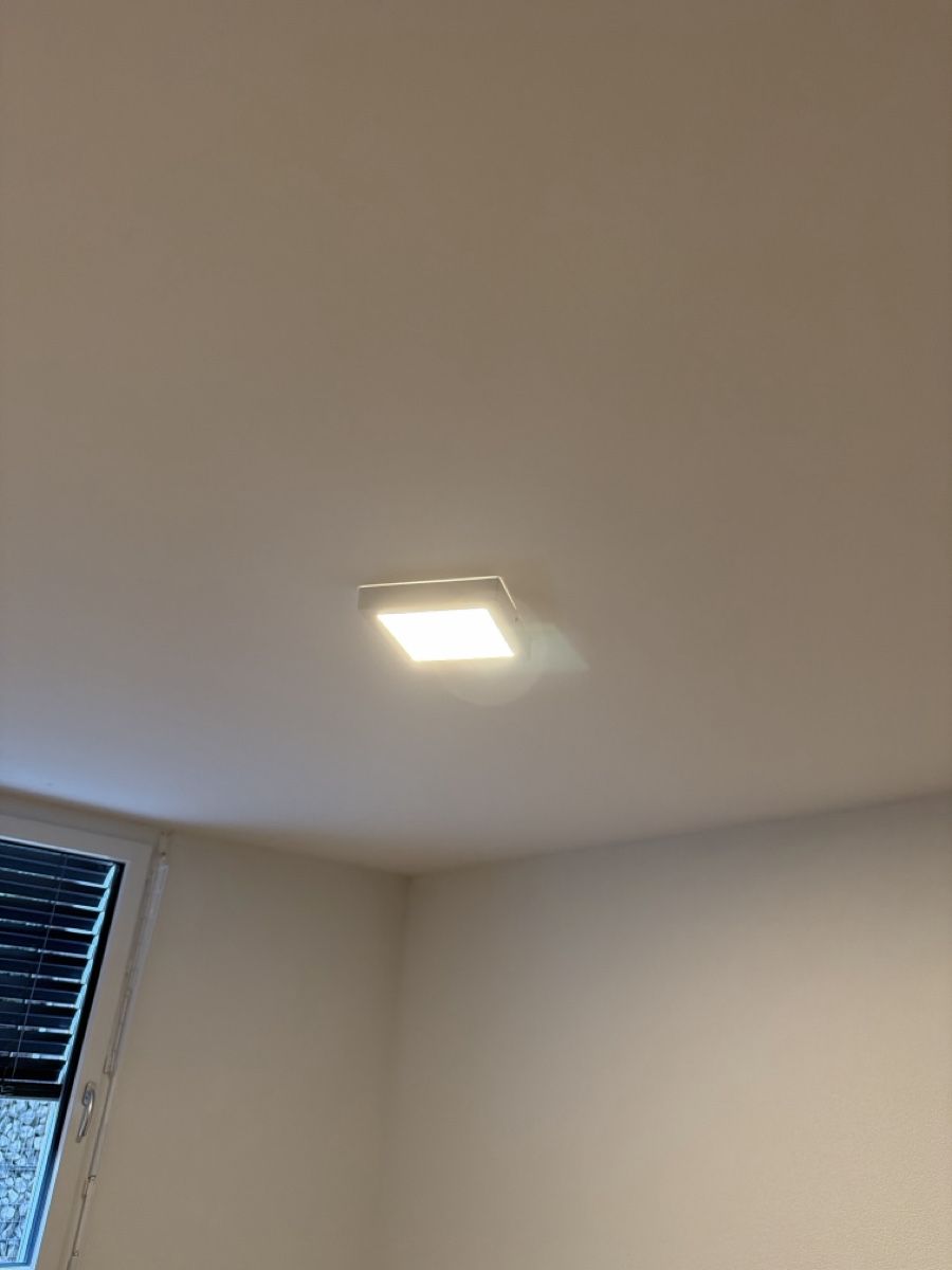 Lampadari & plafoniere: Plafonnier carré LED RGB – Usato da Le Bry venduto da matberset 1