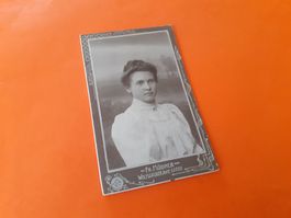 SCHWIIZER JUGEND DAZUMAL - e JUNGI FRAU - AARAU