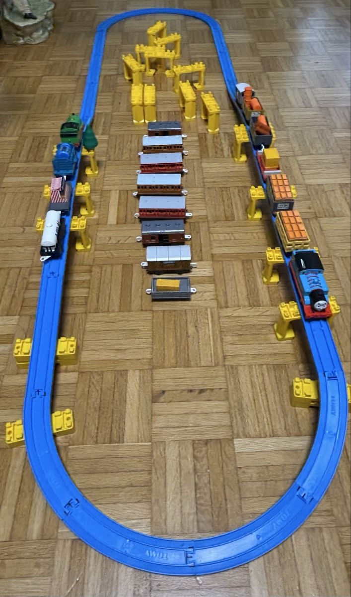 Spielzeuge: Thomas & Friends Züge und Waggons  – Gebraucht aus Zollikerberg von Jvac2