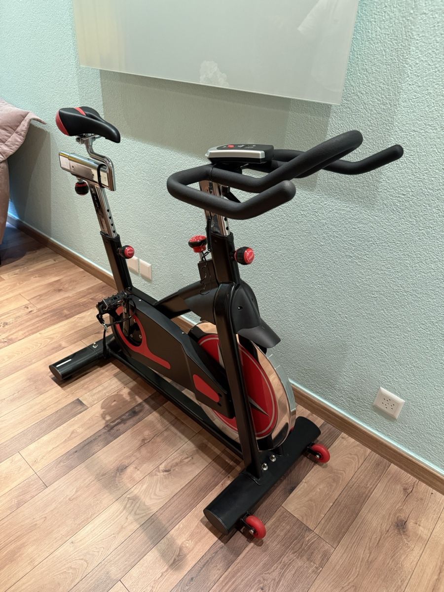 Vélos d'appartement: Heimtrainer Indoor Cycle guter Zustand – D'occasion à Pfäffikon ZH par inf_68xs