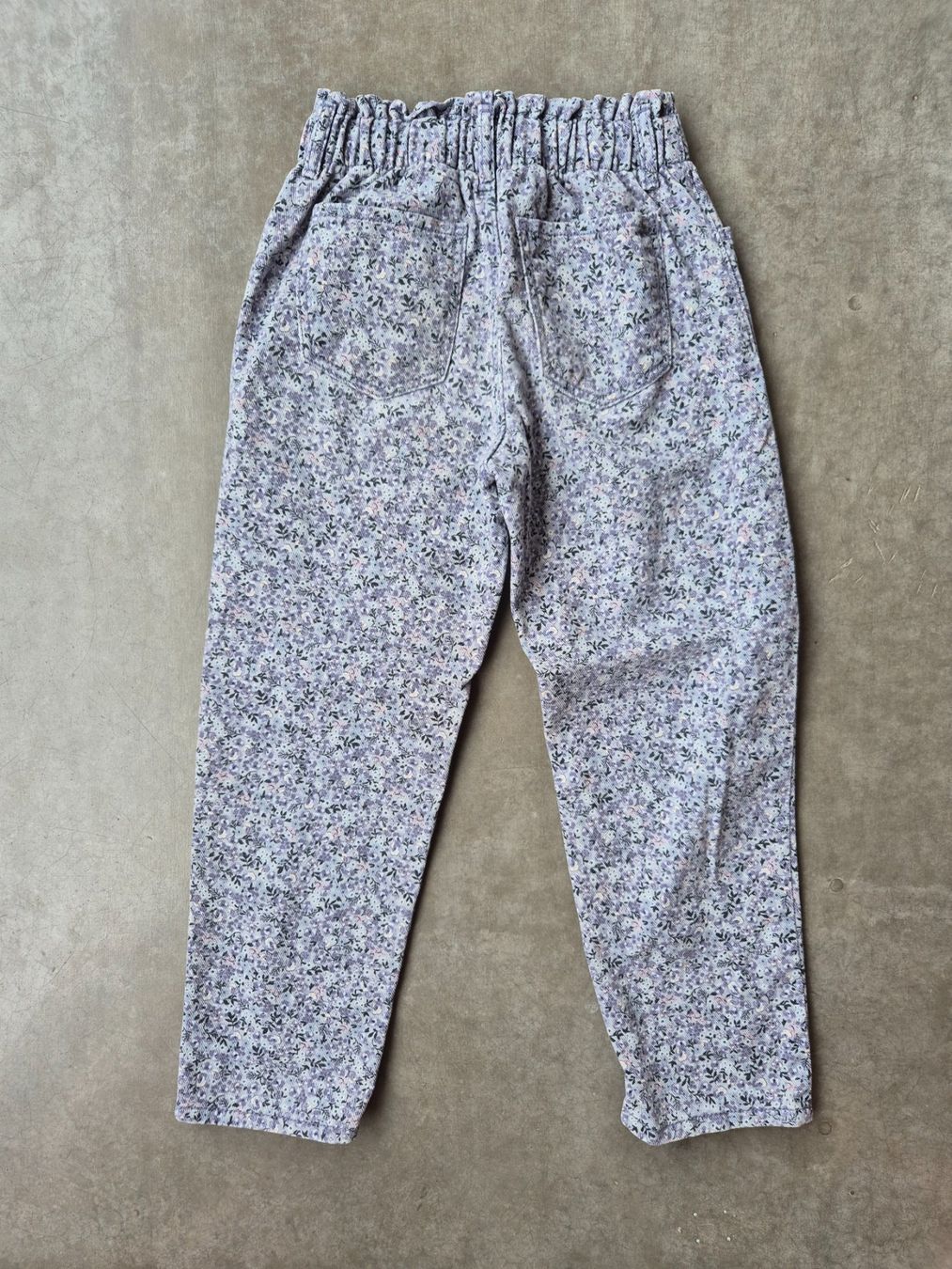 H&M Pantaloni: Paperbag Jeans von H&M Gr. 116 – Usato da Jona venduto da Mimimi87 1