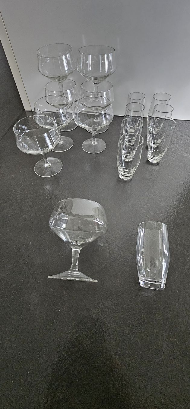 Bicchieri: Champagnergläser und Likörgläser – Nuovo (secondo la descrizione) da Richterswil venduto da furlan 1