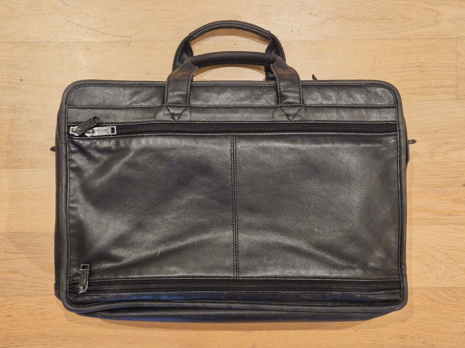 Tumi Borse: TUMI Alpha Expandable 904D3 Leder – Usato da Aarau venduto da 08_15 1