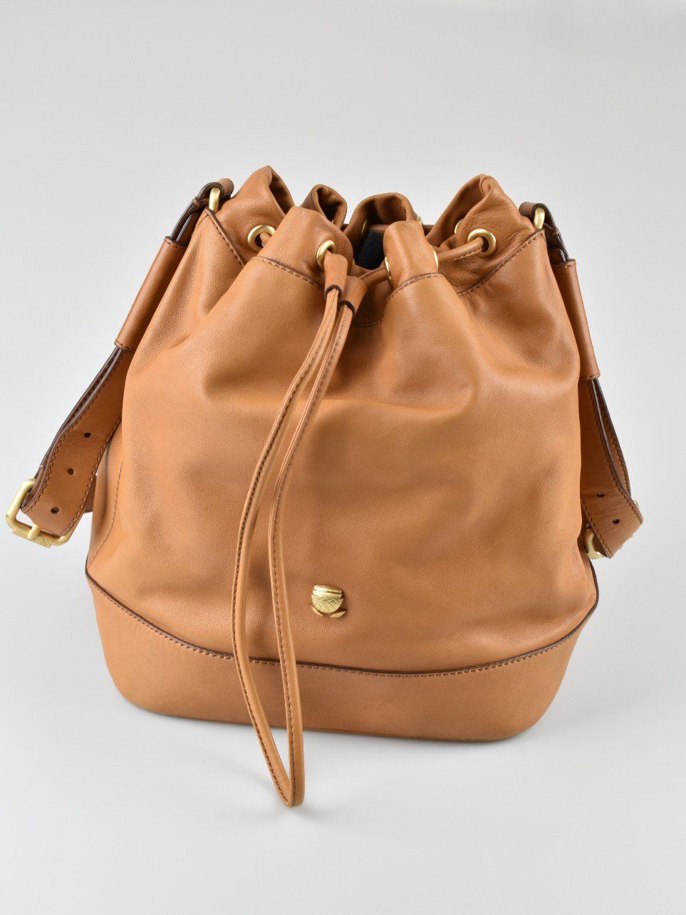 Navyboot Taschen für Damen: Navyboot Beuteltasche, Leder – Gebraucht aus Nürensdorf von 2ND_STORY