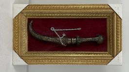 Dekorativer Dolch Prunkrahmen Orient Messer Kunst