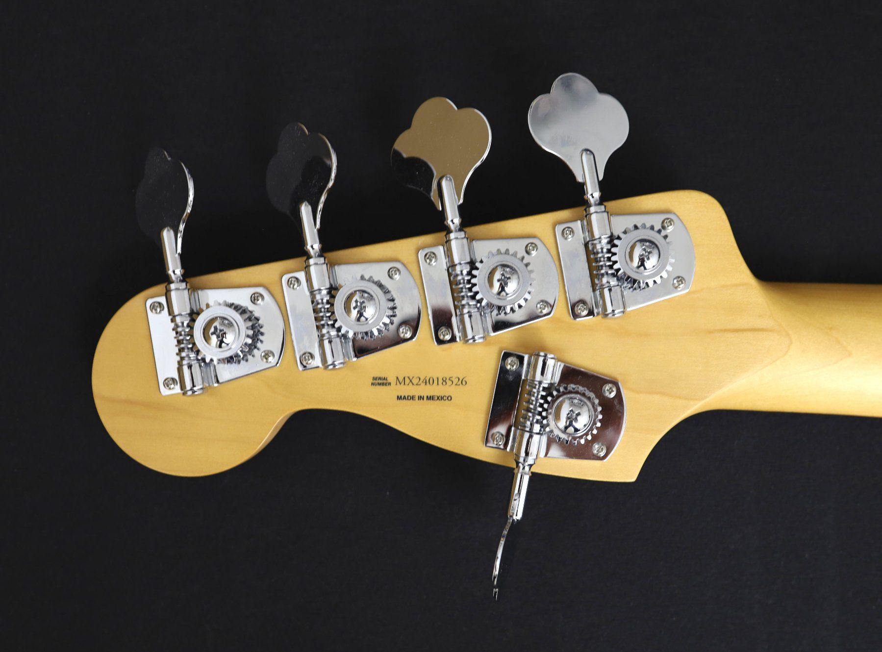 Fender Strumenti musicali: Fender Player Plus Jazz Bass, Fünfsaiter – Usato da Zürich venduto da Ricardojohannes 4