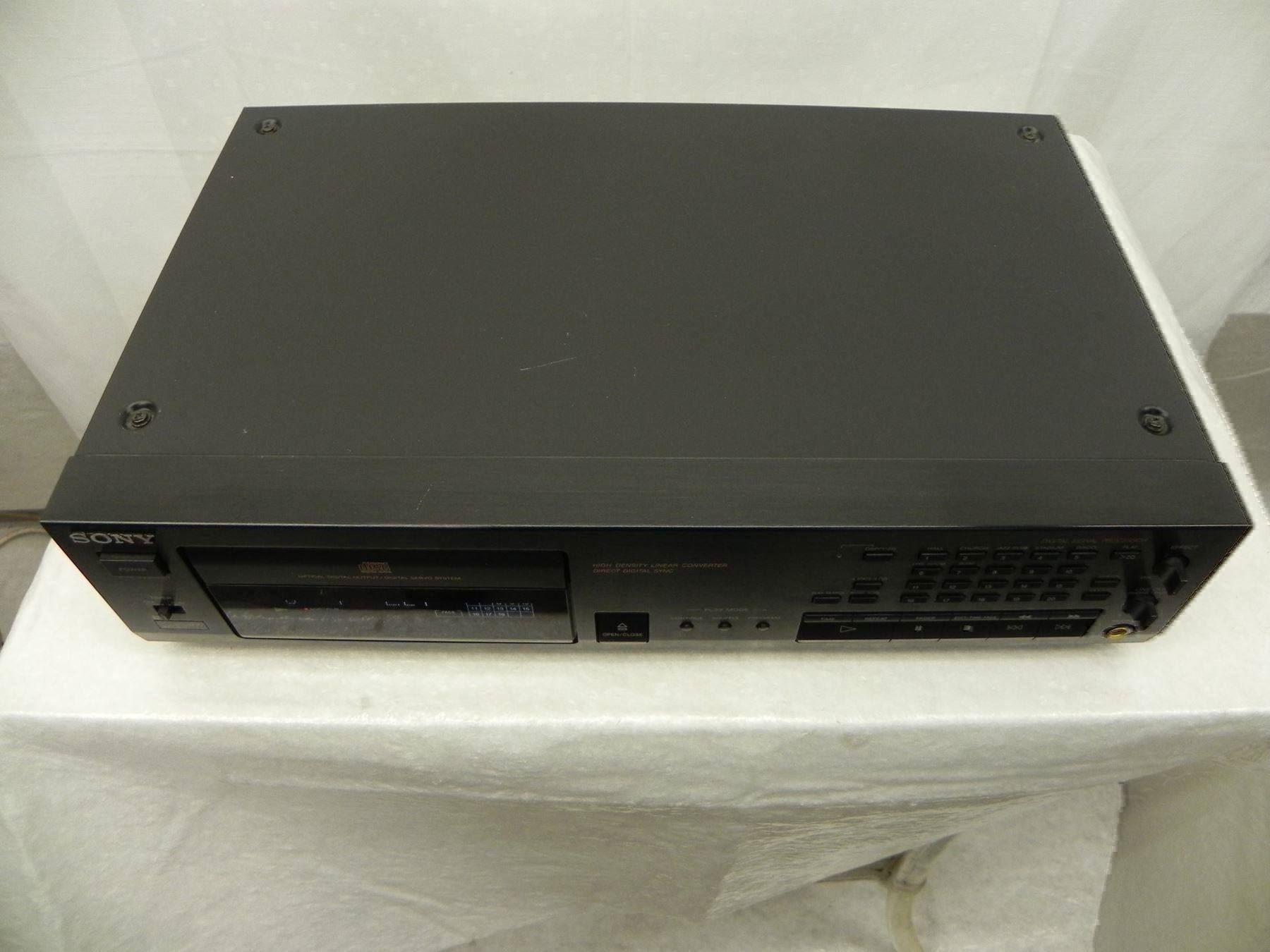 Sony Lettore multimediale & Streamer: Sony CD Player CDP-897 mit FB Revidiert Total Liquidation – Usato da Basel venduto da Life-Style-Art 4