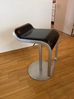 Barhocker schwarz mit Metallgestell höhenverstellbar