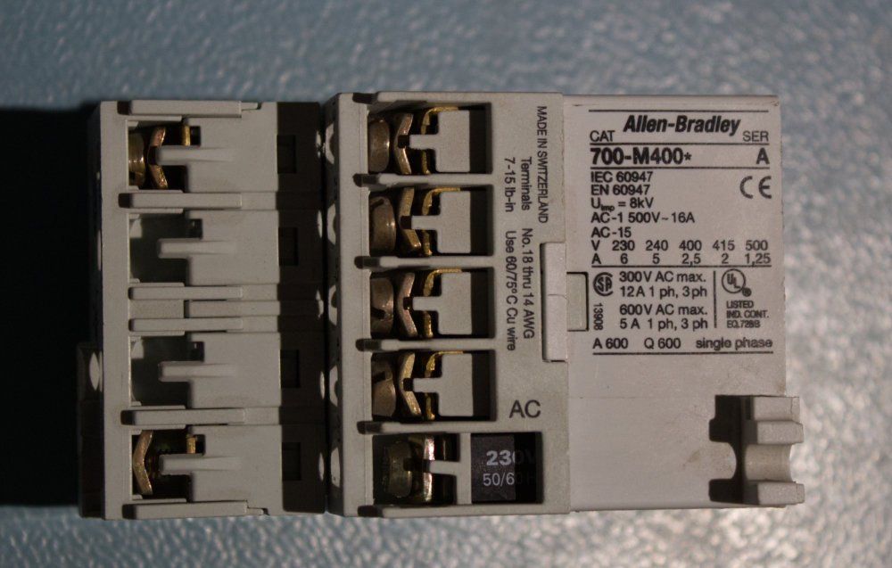Componenti elettronici: Diverse Leistungsschütz mit Motorschutschalter – Usato da Zürich venduto da mac_l2k9 2