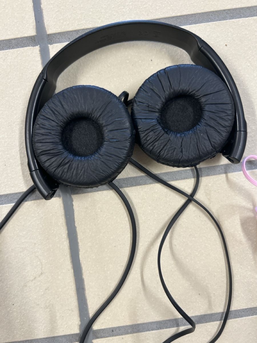 Cuffie: Sony Kopfhörer  – Usato da Umiken venduto da AzizaAmar20 4