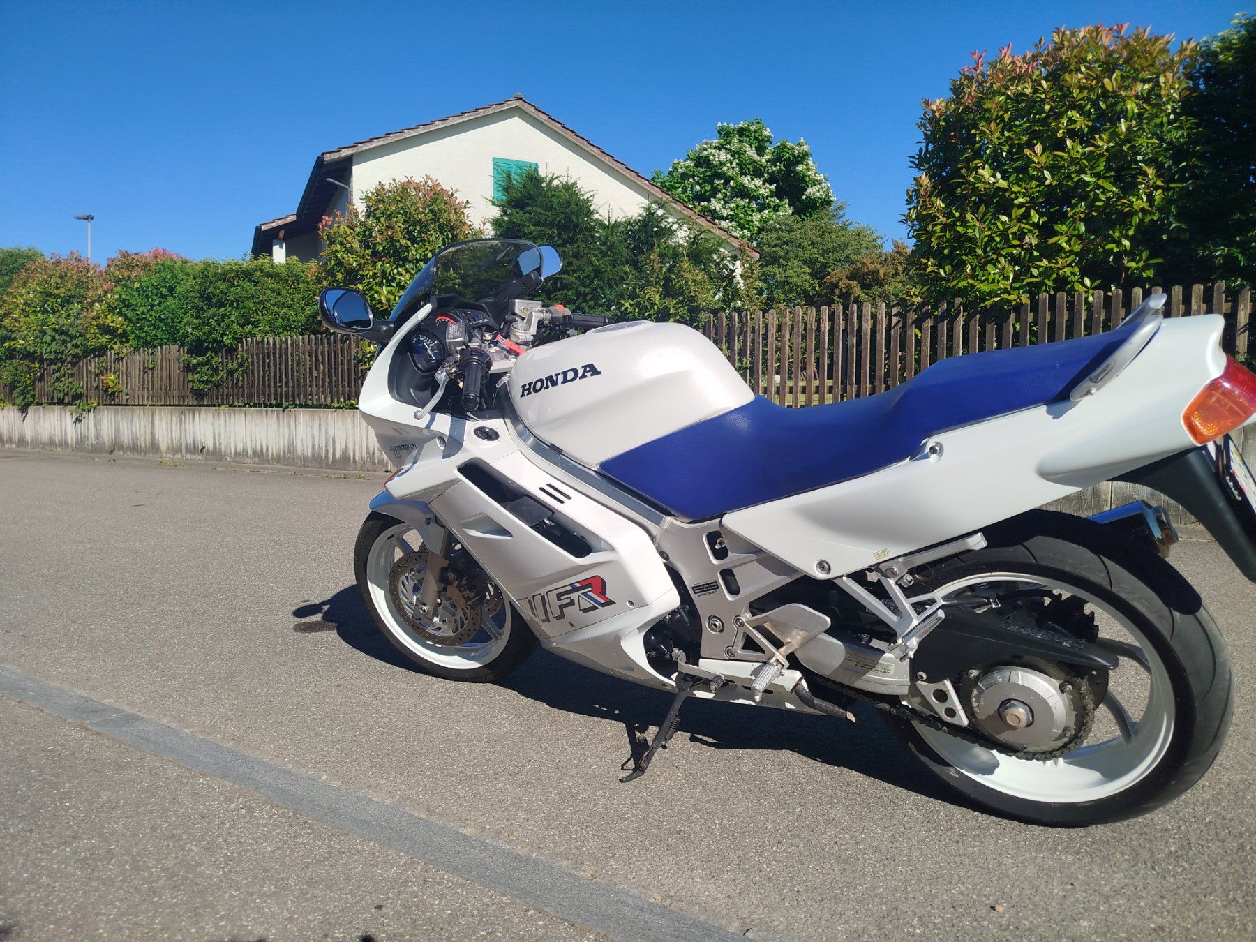 Strada: Schöne Honda VFR 750 – Usato da Wängi venduto da Alfa16 5