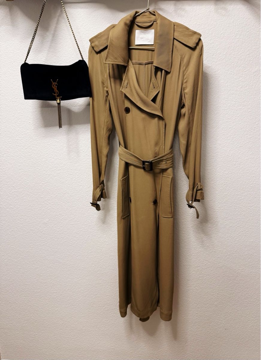Hugo Boss Cappotti: Trenchcoat beige – Nuovo (secondo la descrizione) da Basel venduto da Mxnai