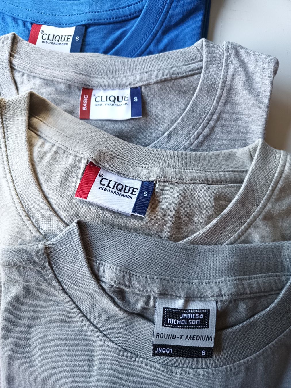 T-shirt: Restposten T-Shirt S (j) – Nuovo (secondo la descrizione) da Oberegg venduto da 19franzi94 1