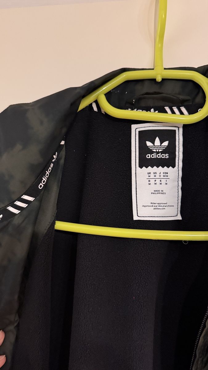 Adidas Giacche: Adidas Jacket – Usato da Grosshöchstetten venduto da 532_9cyd 4