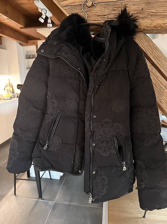 Jacken: Veste desigual Hiver  – Gebraucht aus Essert sous Champvent von car_55qv 1