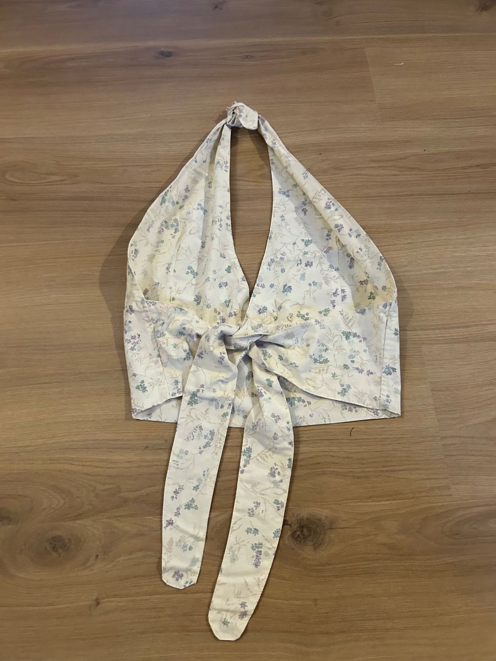 Top: Top dos nu Rework taille L motifs à fleurs – Usato da Delémont venduto da elena_neuhaus 1