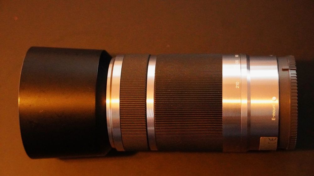 Sony Tele-Objektiv für E-Mount-Kameras, 55-210 mm SEL-55210 | Kaufen auf  Ricardo | Zoomobjektive