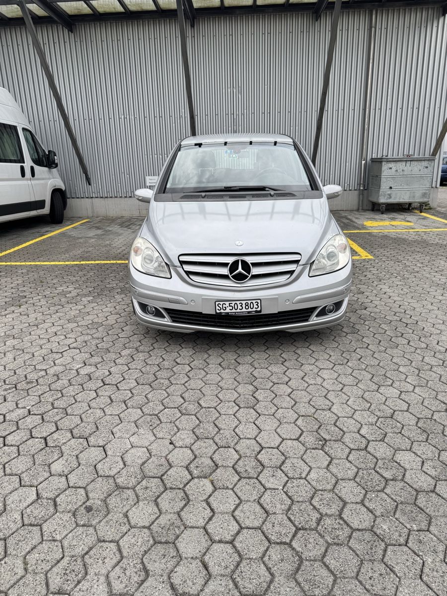 Mercedes-Benz Automobili: Mercedes B200 – Usato da Haag (Rheintal) venduto da tony220 1
