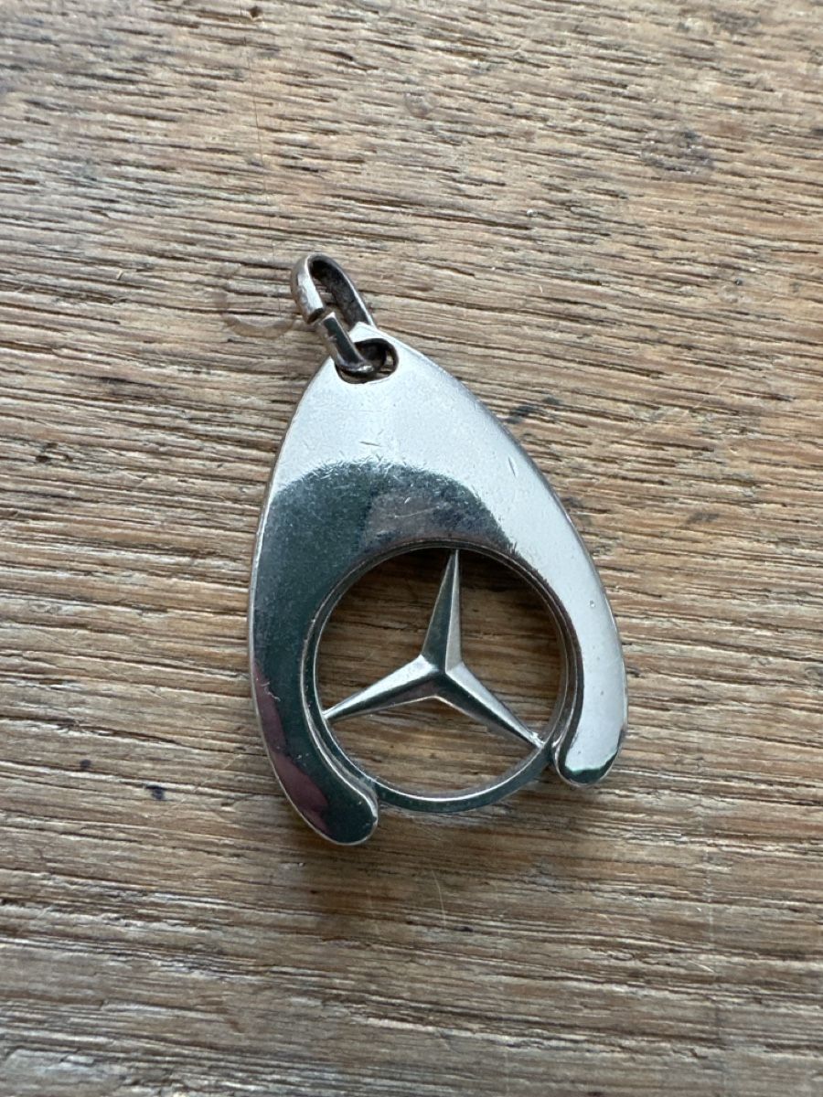 Mercedes-Benz Tutti i ricambio: Mercedes Stern original – Usato da Trüllikon venduto da angela4444