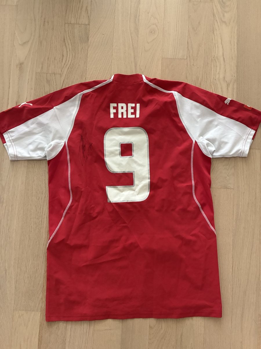 Schweizer Nati Canottiere & Pantaloni: Unterschriebenes Schweizer Trikot EM 2004 Alex Frei – Usato da Luterbach venduto da rico_candrian 1