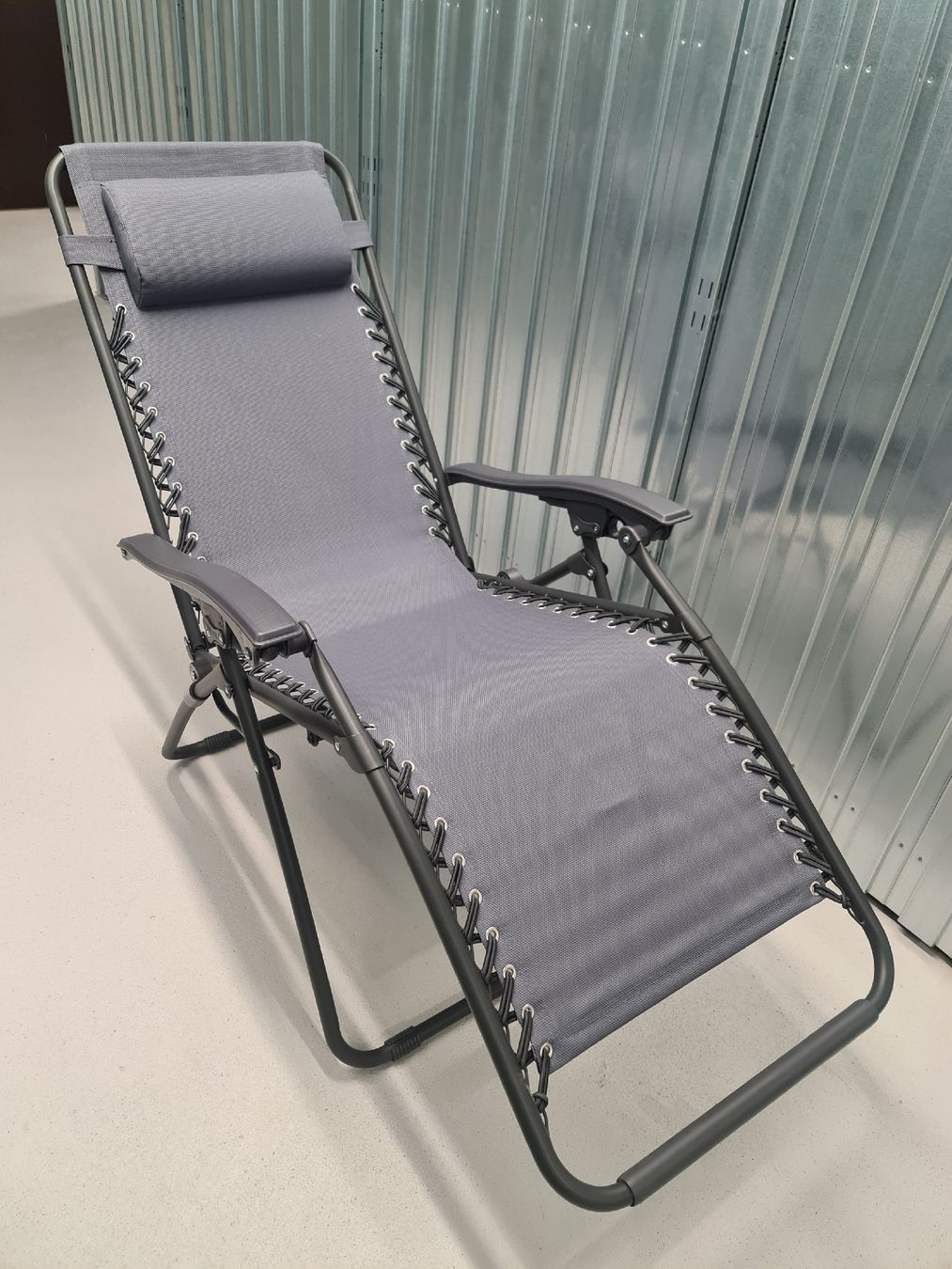 Chaises longues: Liegestuhl – Neuf avec emballage d'origine à Pfäffikon ZH par Rifa5