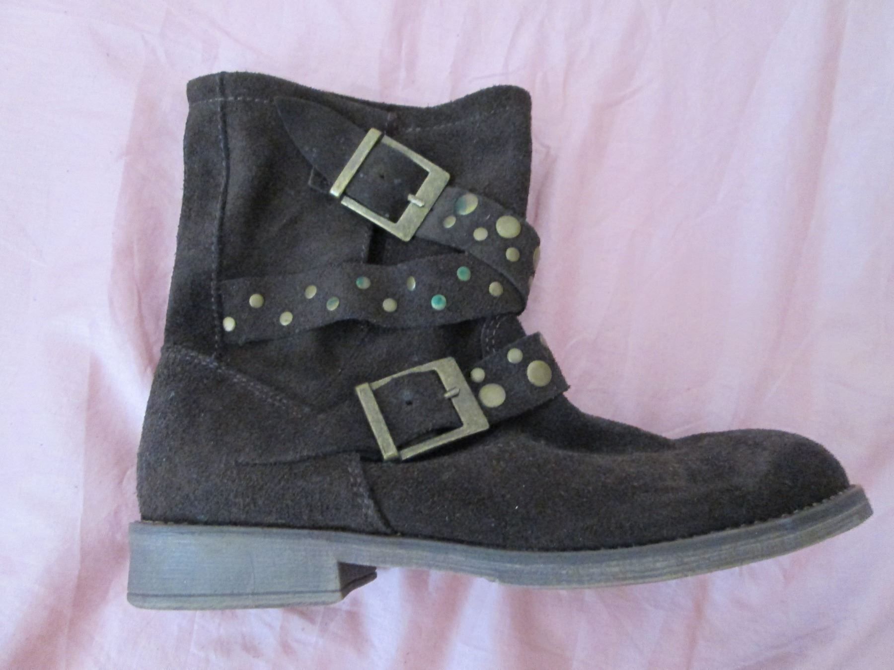 Scarpe da donna: Wildleder Boots – Nuovo (secondo la descrizione) da Neuchâtel venduto da Dualseele 1