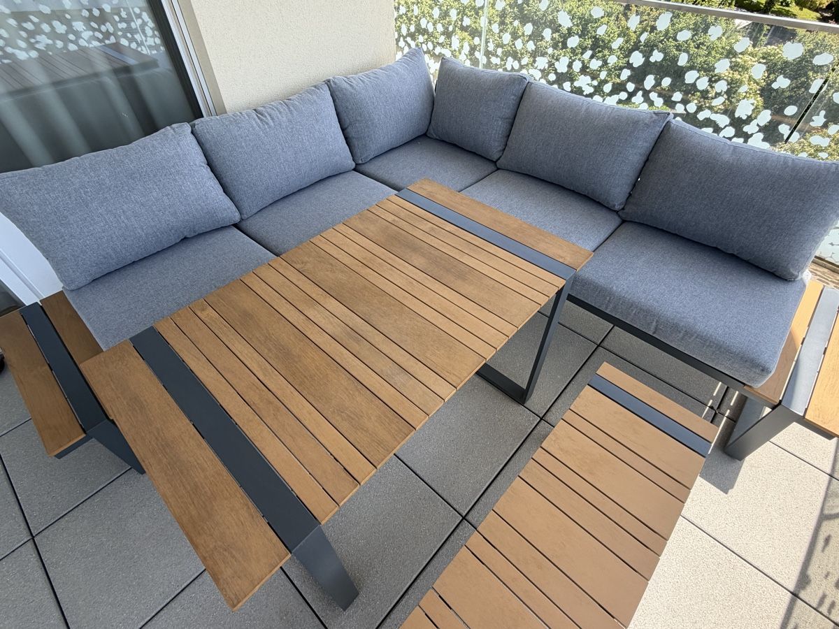 Divani: Balcony Lounge Set: Corner Sofa, Table, & Bench – Usato da La Tour-de-Peilz venduto da HOTMI00 1