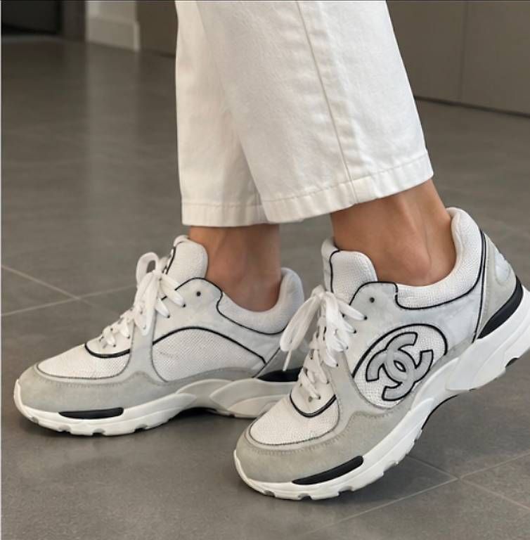 Chaussures femmes: Sneakers Chanel – D'occasion à Ruvigliana par aig_p7fj