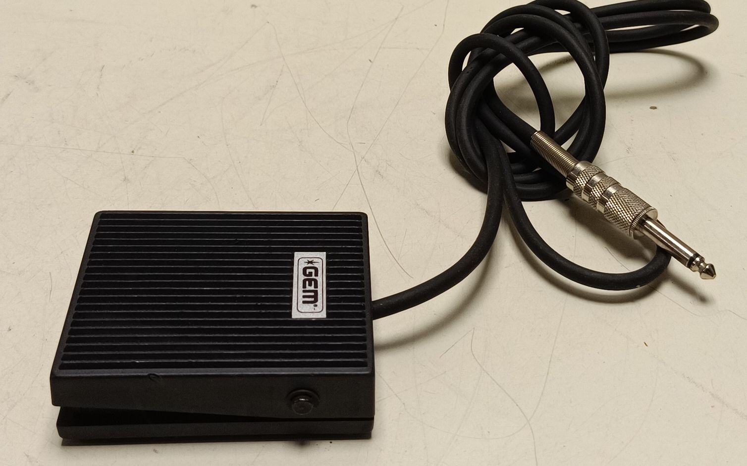 Strumenti musicali: GEM Expression Pedal für Keyboard -(em76) – Usato da Künten venduto da Schnaepplihuus