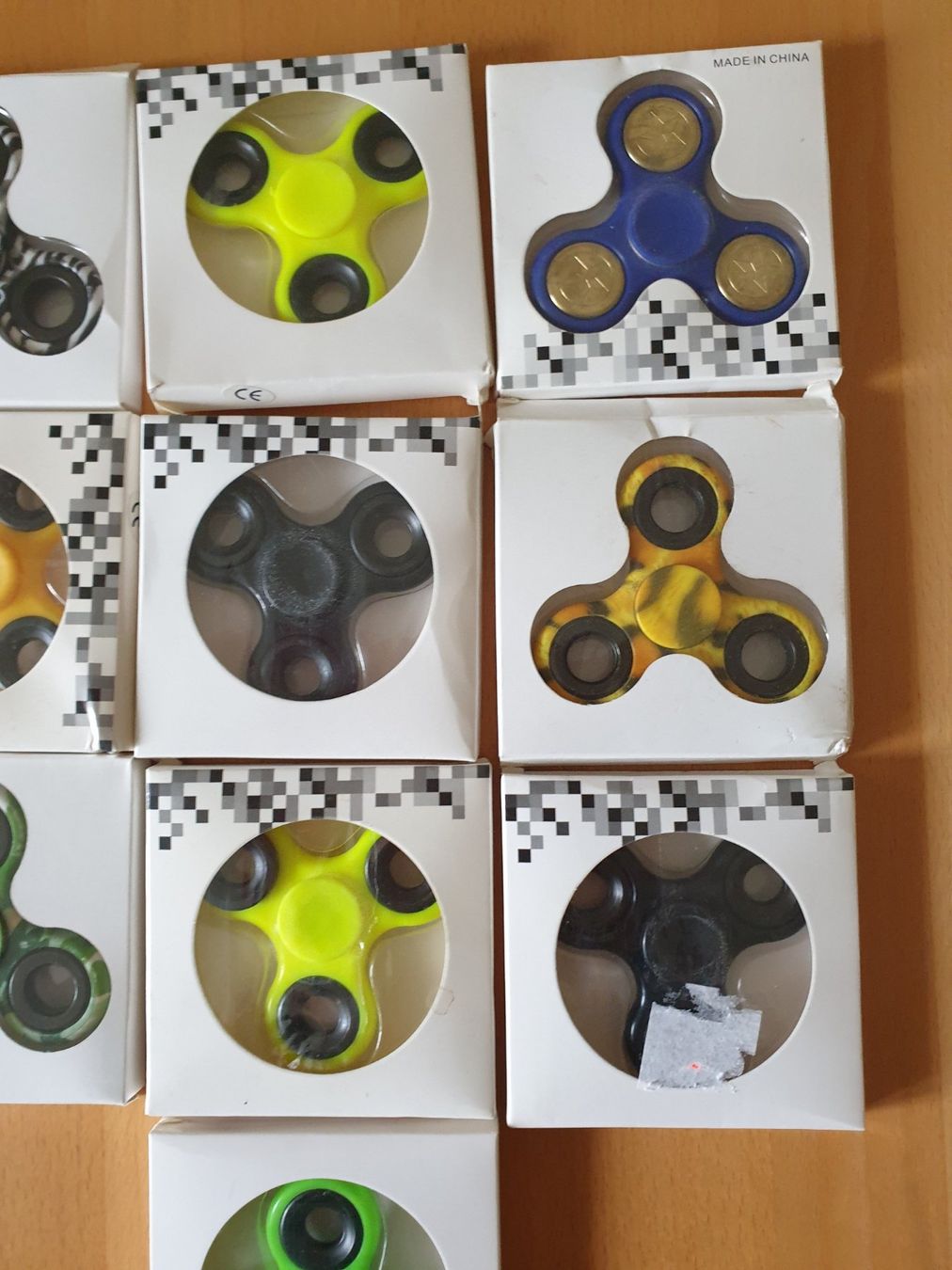 Spiele: Set 10 Stück Fidget Spinner neu – Neu (gemäss Beschreibung) aus Gelterkinden von Macrameed 2