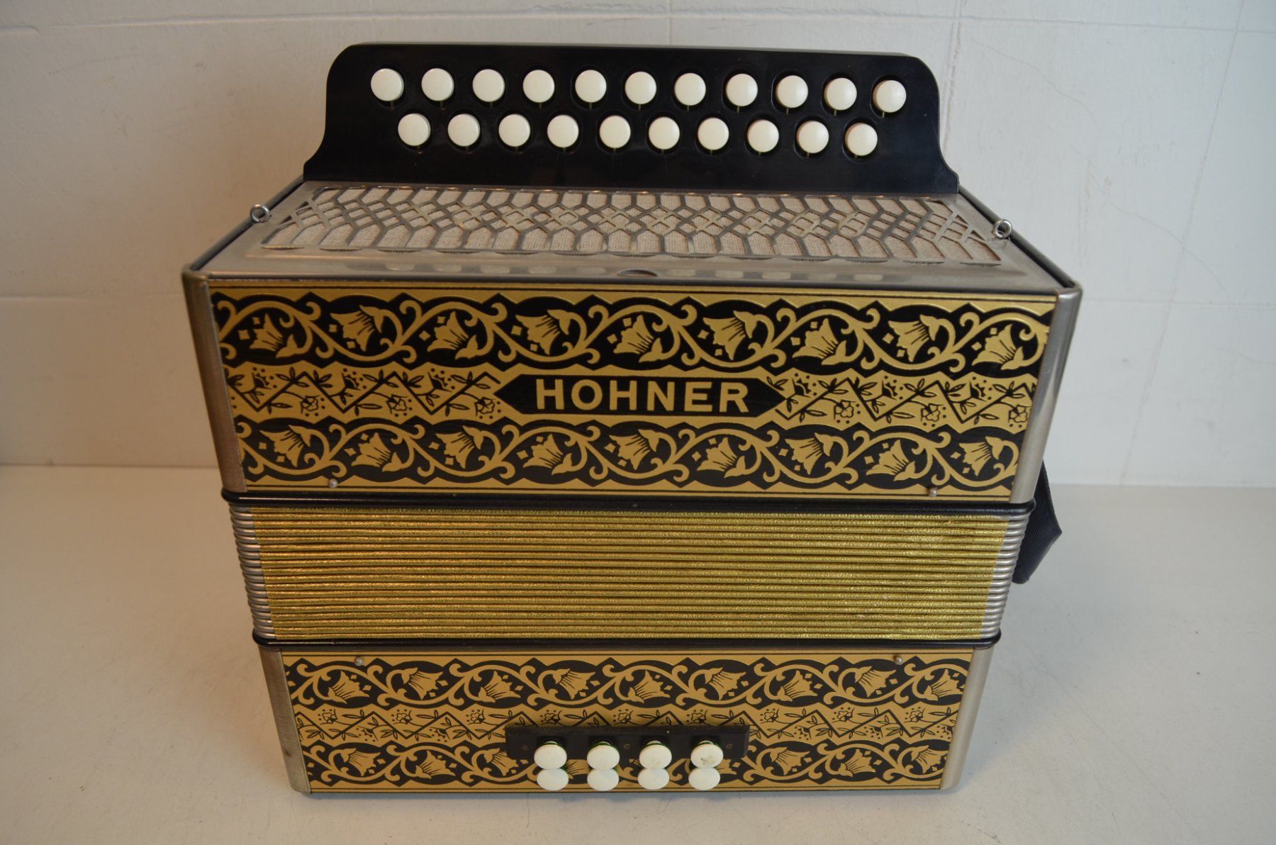 Hohner Musikinstrumente: Akkordeon diatonisch Hohner – Gebraucht aus Zürich von baumusik