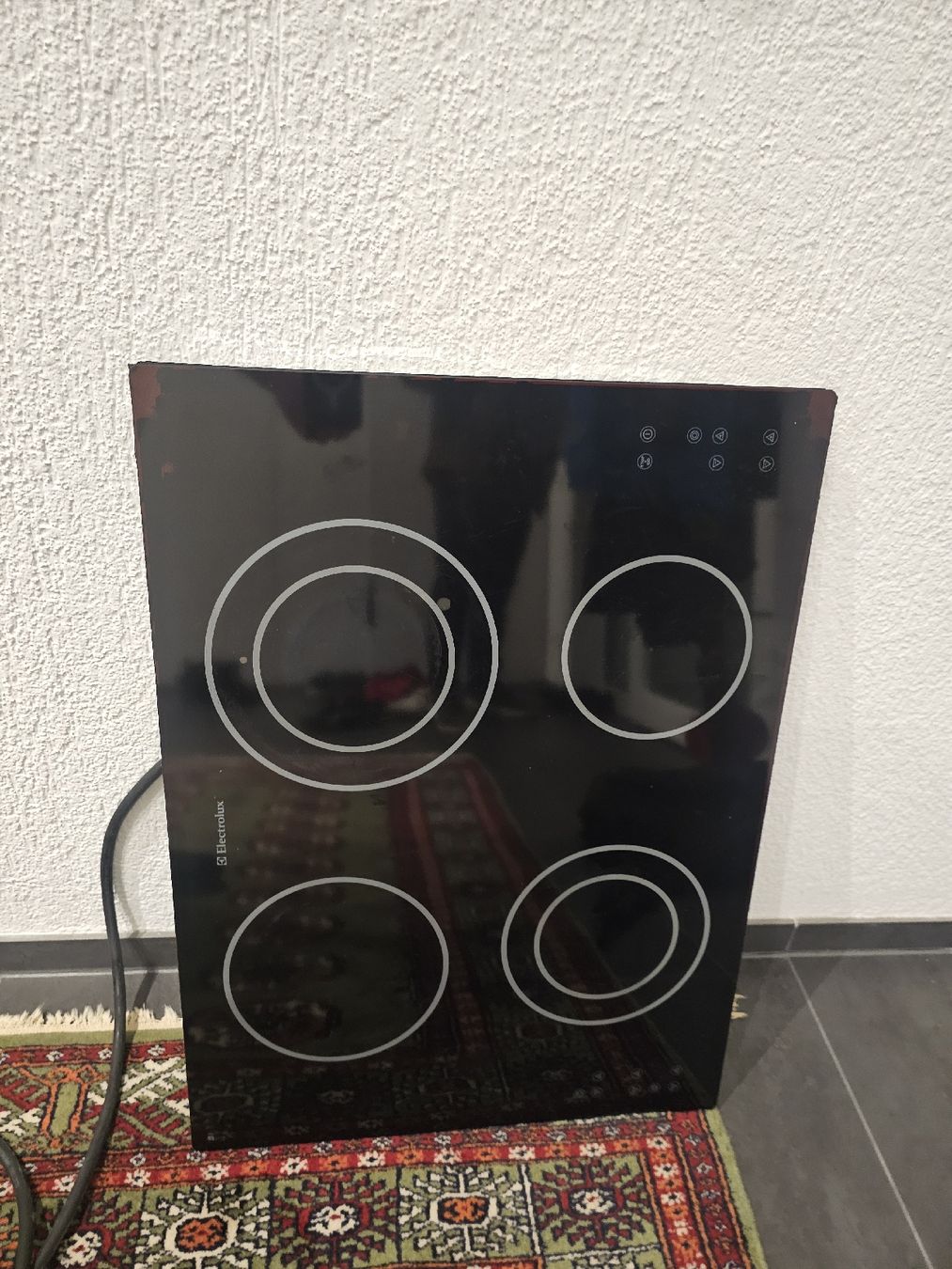 Piatti di portata: Elecktrolux kochfeldplatt 51 x 70 cm – Usato da Zunzgen venduto da Fleksi