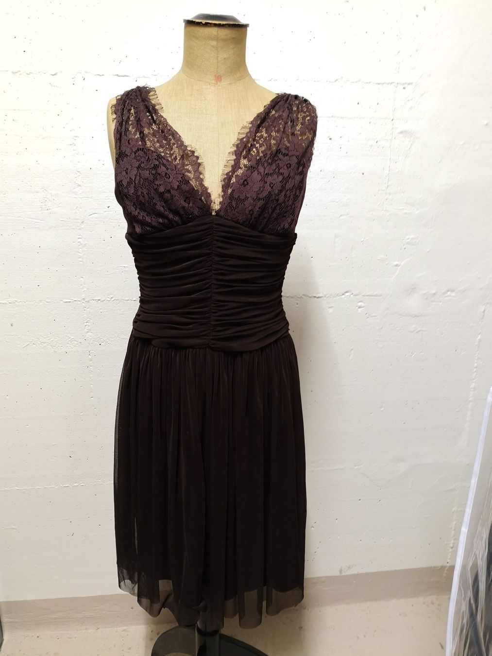 Kleider: Kleid mit Spitze Braun – Gebraucht aus Wollerau von skyfall007